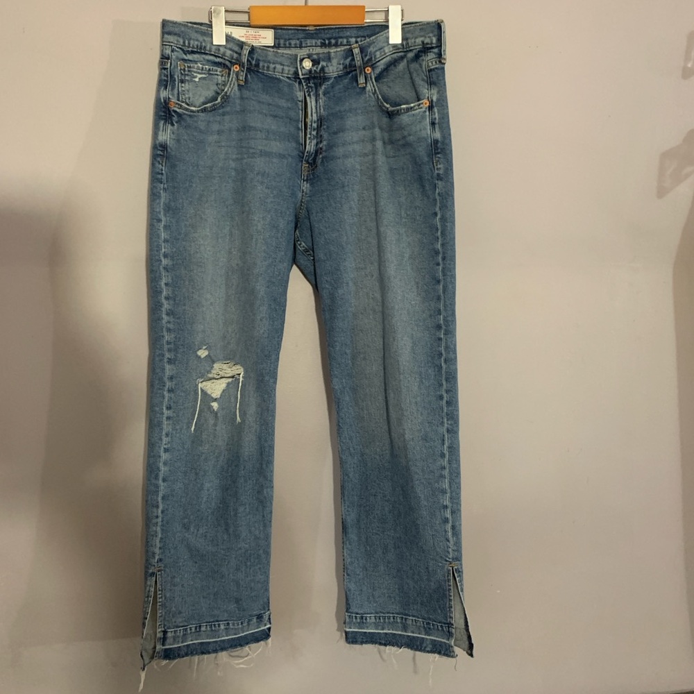 GAP ’90s Loose Mid Rise Jeans Size 32 / 14R Distressed Knee